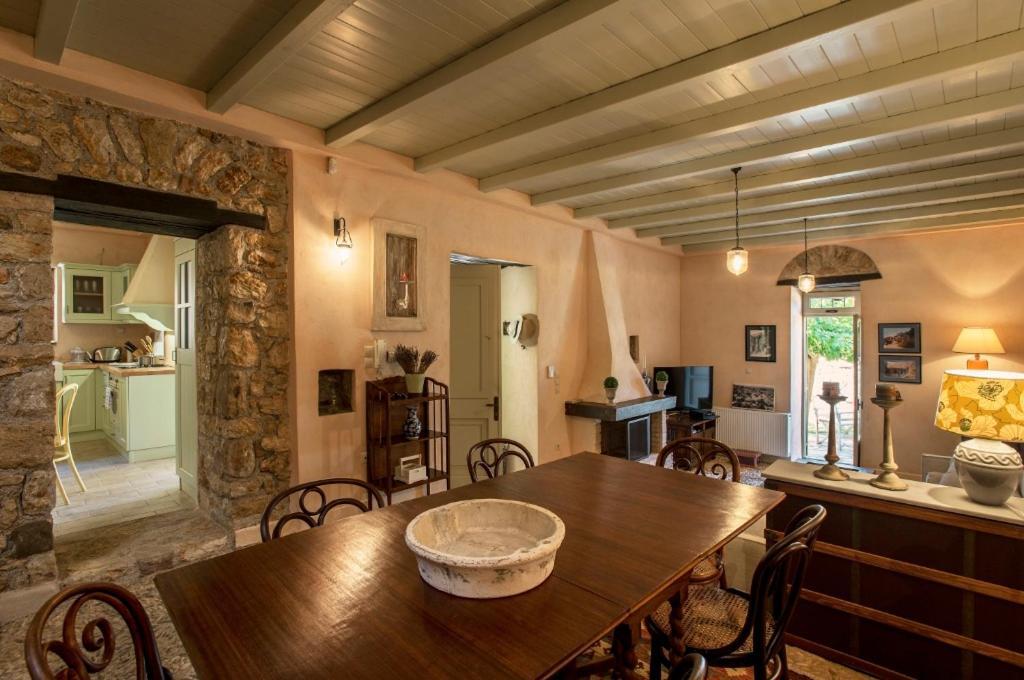 Kyparissia Old Town Lodge With Amazing Sea View Exterior photo